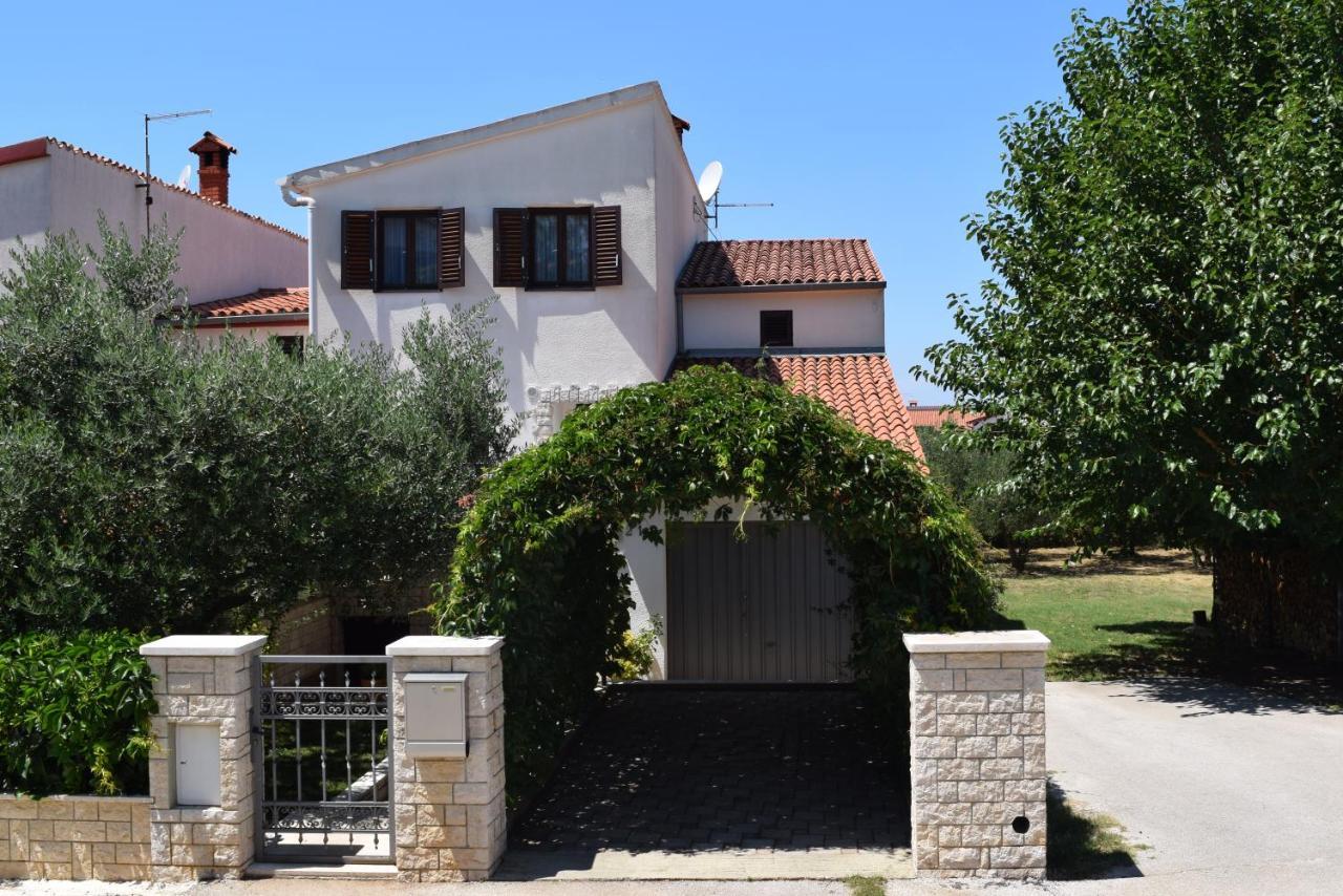 Lovely With Two Terraces***